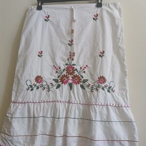 ROXY Boho Embroidered Floral Tiered White Skirt - Size M - Like New